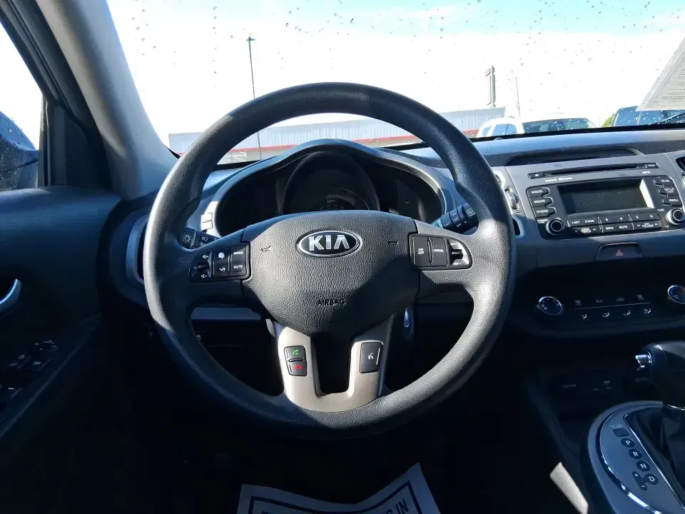 2016 Kia Sportage LX (KNDPBCAC7G7) with an Theta II 2.4L I-4 gasoline direct injection engine, 6-Speed Automatic transmission, located at 880 E. National Road, Vandalia, OH, 45377, (937) 908-9800, 39.891918, -84.183594 - 2016 Kia Sportage LX - Photo#16