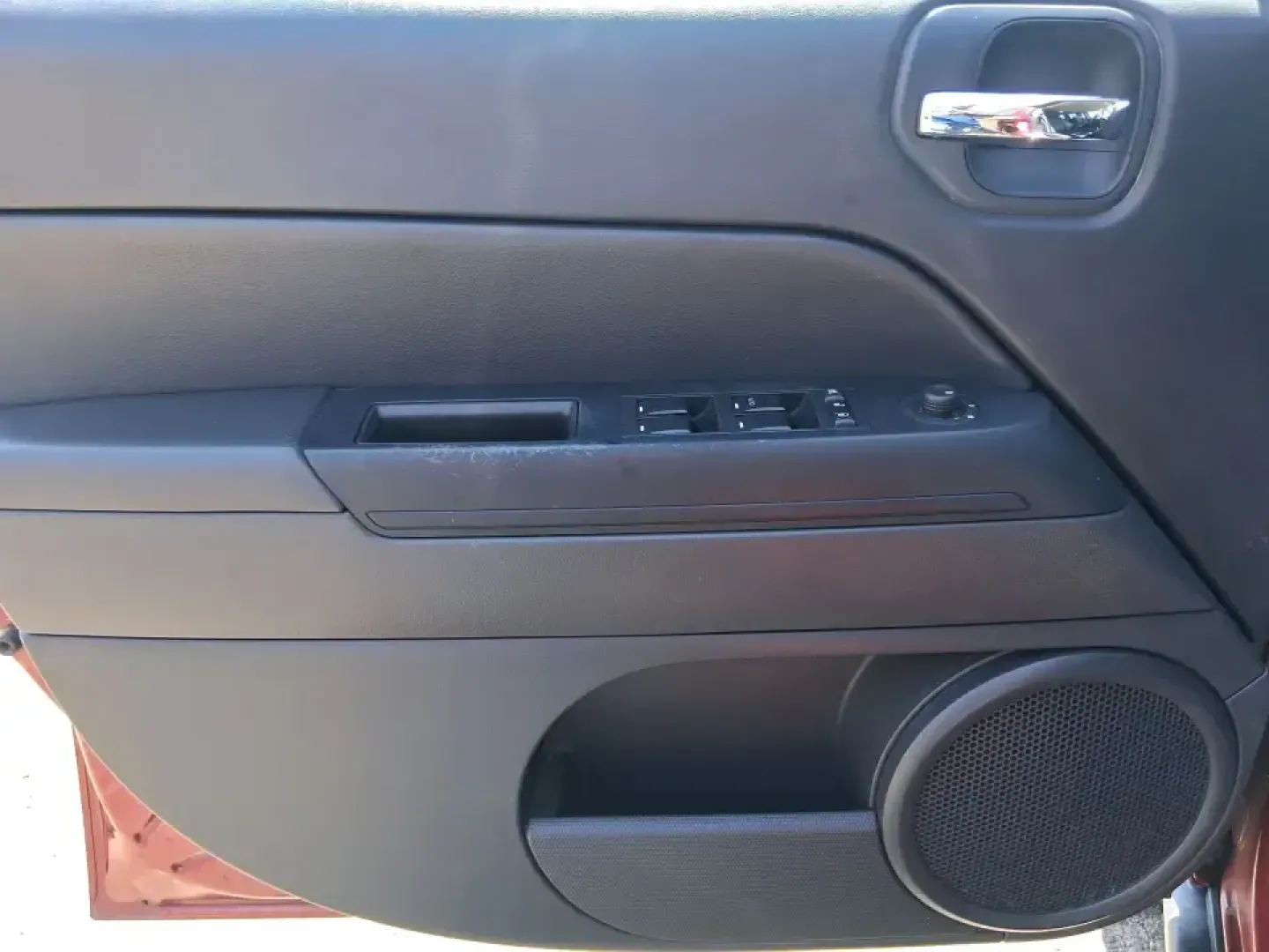 2015 Jeep Patriot Latitude 4WD (1C4NJRFB0FD) with an 2.4L L4 DOHC 16V engine, located at 401 Woodman Dr, Riverside, OH, 45431, (937) 908-9800, 39.760899, -84.123421 - Weekday commuting on I675, weekend runs to Eastwood MetroPark, or a packed-up family road trip toward Yellow Springs-this Deep Cherry Red Crystal Pearlcoat 2015 Jeep Patriot Latitude 4WD is built for the kind of life that doesn't stay parked. With SUV versatility, confident four-wheel drive, and sea- Photo#18