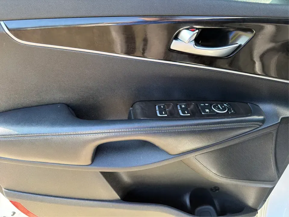 2018 Kia Sorento 2.4L LX (5XYPGDA36JG) with an 2.4L I-4 gasoline direct injection engine, 6A transmission, located at 1099 N County Rd 25A , Troy, OH, 45373, (937) 908-9800, 40.057079, -84.212883 - Build your next chapter around an SUV that's ready for school drop-offs, long commutes up I75, and weekend getaways to Charleston Falls Preserve or a family day near the Miami County Fairgrounds. This 2018 Kia Sorento LX in Snow White Pearl is the kind of practical, go-anywhere crossover that fits r - Photo#18