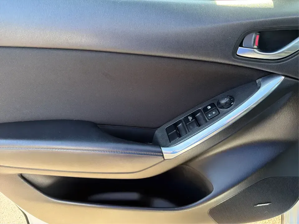 2016 Mazda CX-5 Touring (JM3KE4CYXG0) with an SKYACTIV-G 2.5L I-4 gasoline direct injection engine, 6-Speed Automatic transmission, located at 8750 N County Rd 25A, Piqua, OH, 45356, (937) 908-9800, 40.164391, -84.232513 - Pack up the kids, load the groceries, or point the nose toward a weekend road trip-this 2016 Mazda CX-5 Touring is the kind of SUV that fits real life in Piqua. With confident all-weather capability and a comfortable, well-equipped cabin, it's a smart choice for commuters running up and down I75, fa - Photo#18