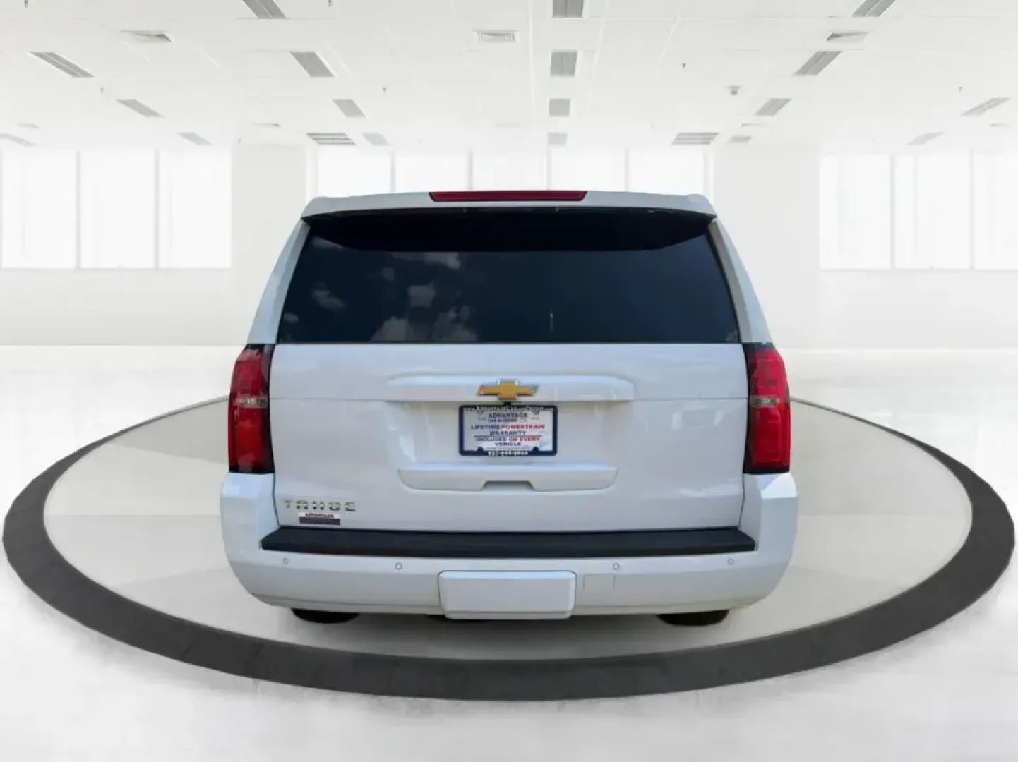2016 Chevrolet Tahoe LT (1GNSKBKC8GR) with an EcoTec3 5.3L V-8 gasoline direct injection engine, 6A transmission, located at 401 Woodman Dr, Riverside, OH, 45431, (937) 908-9800, 39.760899, -84.123421 - If your weekends look like youth sports in the morning, a grocery run in the afternoon, and a last-minute road trip after dinner, this 2016 Chevrolet Tahoe LT 4WD is the kind of full-size SUV that keeps up with real life in Piqua. Finished in Summit White and built for comfort, capability, and confi - Photo#3