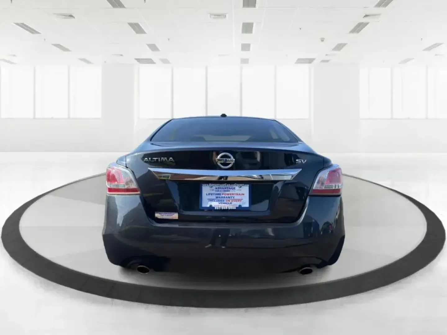 2015 Nissan Altima 2.5 SV (1N4AL3AP9FC) with an 2.5L I-4 DOHC engine, Continuously Variable Transmission transmission, located at 4508 South Dixie Dr, Moraine, OH, 45439, (937) 908-9800, 39.689976, -84.218452 - Picture your next week going smoother: an easy I-75 commute, a comfortable school drop-off run, and a Friday night dinner in Dayton's Oregon District-all in a sedan that feels refined, efficient, and ready to rack up miles without racking up stress. This 2015 Nissan Altima 2.5 SV in sleek Gun Metall - Photo#3