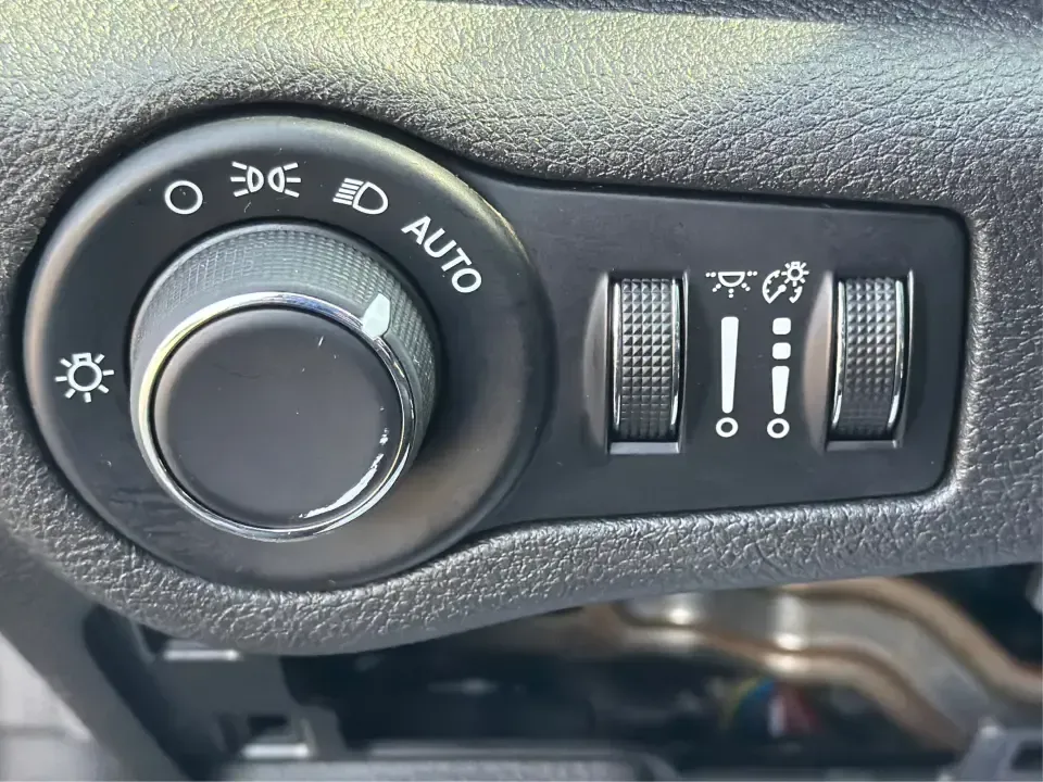 2015 Chrysler 200 Limited (1C3CCCAB6FN) with an 2.4L L4 DOHC 16V engine, 9-Speed Automatic transmission, located at 1099 N County Rd 25A , Troy, OH, 45373, (937) 908-9800, 40.057079, -84.212883 - Picture your next week: an easy I-75 commute, a comfortable run to Meijer, and a weekend cruise past the Miami County Fairgrounds-without stressing about how you'll get approved. This 2015 Chrysler 200 Limited is built for real life in Troy, Ohio: smooth, quiet, and efficient enough for daily drivin - Photo#17