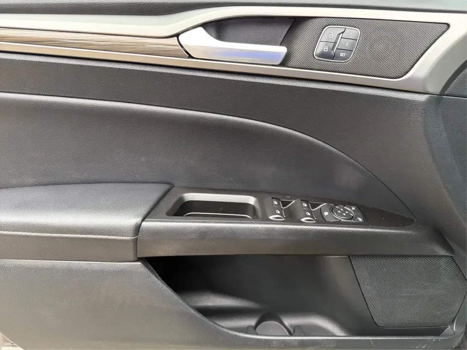 2017 Ford Fusion SE (3FA6P0H98HR) with an 2.0L L4 DOHC 16V engine, 6A transmission, located at 4508 South Dixie Dr, Moraine, OH, 45439, (937) 908-9800, 39.689976, -84.218452 - Picture your next week: a smooth, quiet commute down South Dixie Drive, quick errands to the Dayton Mall area, and a comfortable weekend drive toward Carillon Historical Park or a Reds day trip-without feeling like you're overpaying for a sedan that can't keep up. This 2017 Ford Fusion SE in sleek M - Photo#19