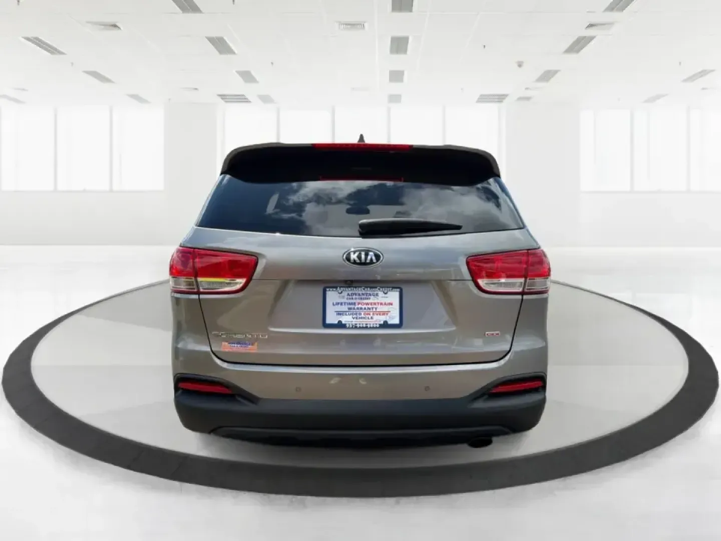 2017 Kia Sorento 2.4L LX (5XYPG4A38HG) with an 2.4L I-4 gasoline direct injection engine, 6A transmission, located at 8750 N County Rd 25A, Piqua, OH, 45356, (937) 908-9800, 40.164391, -84.232513 - Weekend road trips to Indian Lake, daily school drop-offs, and long commutes up I75 feel a lot easier when your SUV has real space, confident handling, and comfort features that keep everyone happy. This **2017 Kia Sorento LX (2.4L)** in **Platinum Graphite** is a practical, do-it-all **SUV** that f - Photo#3