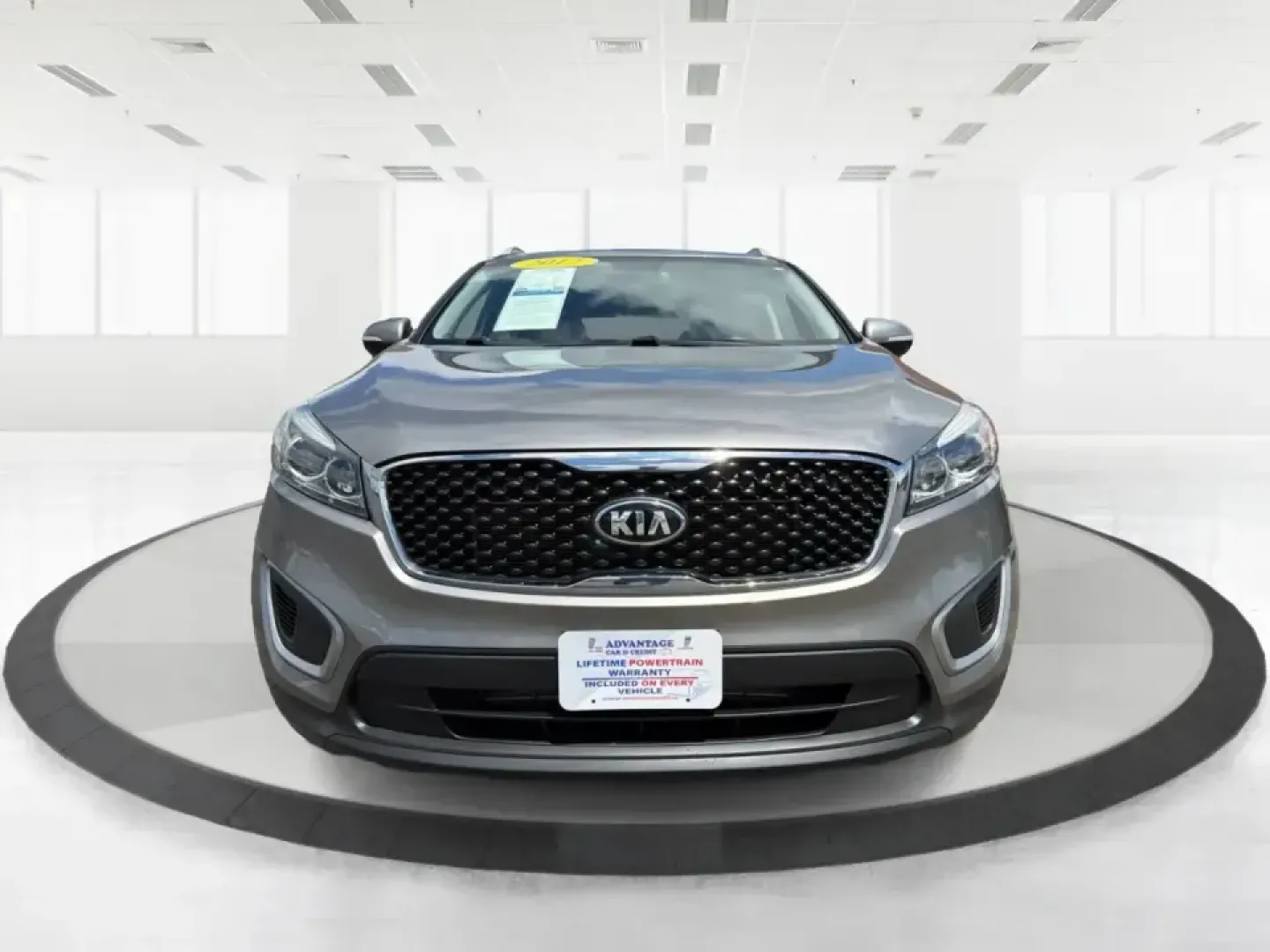 2017 Kia Sorento 2.4L LX (5XYPG4A38HG) with an 2.4L I-4 gasoline direct injection engine, 6A transmission, located at 8750 N County Rd 25A, Piqua, OH, 45356, (937) 908-9800, 40.164391, -84.232513 - Weekend road trips to Indian Lake, daily school drop-offs, and long commutes up I75 feel a lot easier when your SUV has real space, confident handling, and comfort features that keep everyone happy. This **2017 Kia Sorento LX (2.4L)** in **Platinum Graphite** is a practical, do-it-all **SUV** that f - Photo#7