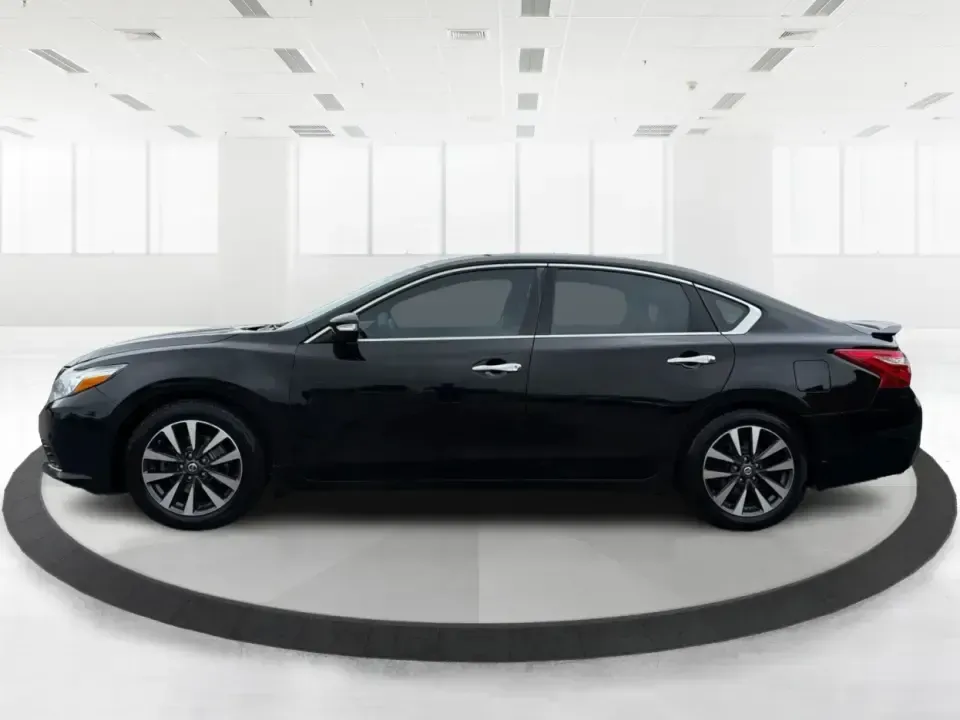 2016 Nissan Altima 2.5 SL (1N4AL3AP1GC) with an 2.5L I-4 DOHC engine, CVT transmission, located at 880 E. National Road, Vandalia, OH, 45377, (937) 908-9800, 39.891918, -84.183594 - Whether you're a Dayton-area commuter stacking highway miles, a busy parent shuttling kids between school and practice, or a weekend road-trip planner who wants comfort without overspending, this **2016 Nissan Altima 2.5 SL** is built for real life. With a sleek **Super Black** exterior and an upsca - Photo#5