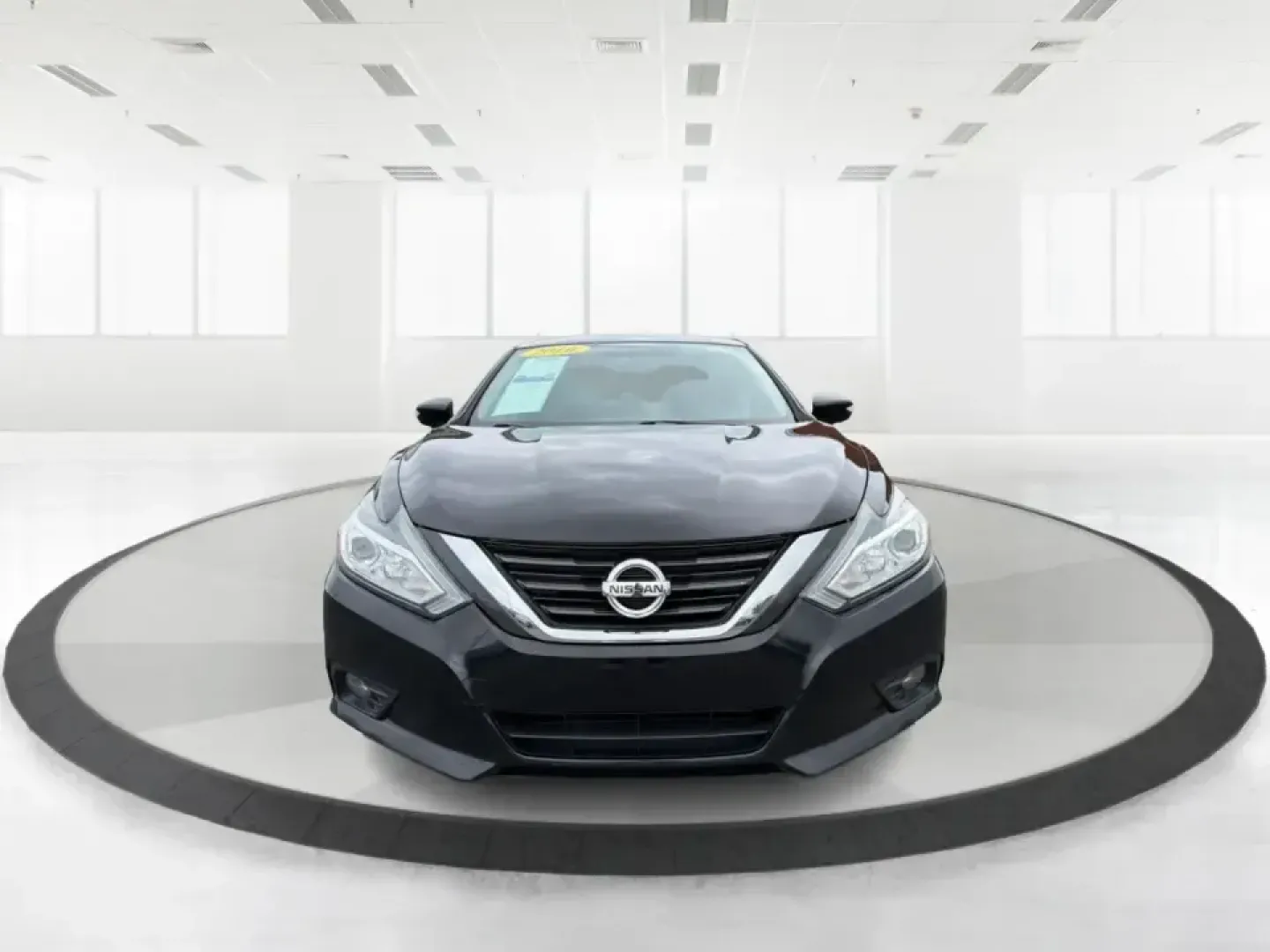 2016 Nissan Altima 2.5 SL (1N4AL3AP1GC) with an 2.5L I-4 DOHC engine, CVT transmission, located at 880 E. National Road, Vandalia, OH, 45377, (937) 908-9800, 39.891918, -84.183594 - Whether you're a Dayton-area commuter stacking highway miles, a busy parent shuttling kids between school and practice, or a weekend road-trip planner who wants comfort without overspending, this **2016 Nissan Altima 2.5 SL** is built for real life. With a sleek **Super Black** exterior and an upsca - Photo#7