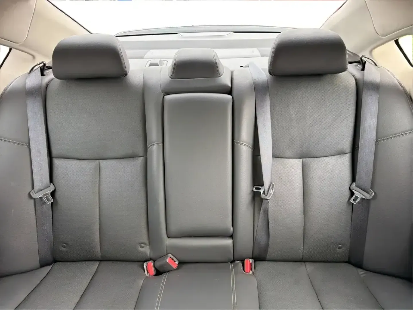 2016 Nissan Altima 2.5 SL (1N4AL3AP1GC) with an 2.5L I-4 DOHC engine, CVT transmission, located at 880 E. National Road, Vandalia, OH, 45377, (937) 908-9800, 39.891918, -84.183594 - Whether you're a Dayton-area commuter stacking highway miles, a busy parent shuttling kids between school and practice, or a weekend road-trip planner who wants comfort without overspending, this **2016 Nissan Altima 2.5 SL** is built for real life. With a sleek **Super Black** exterior and an upsca - Photo#14