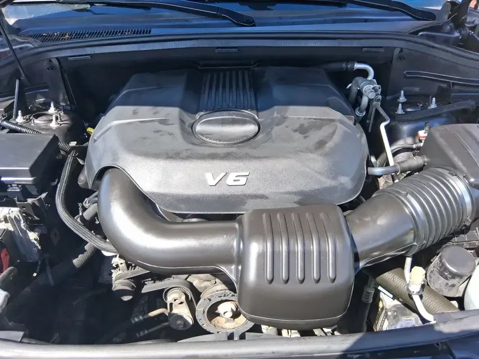 2015 Dodge Durango Limited (1C4RDJDG7FC) with an 3.6L V6 DOHC 24V engine, 8-Speed Automatic transmission, located at 1230 East Main St, Xenia, OH, 45385, (937) 908-9800, 39.688026, -83.910172 - Pack up the kids, load the cargo, and point the nose toward your next weekend getaway-this 2015 Dodge Durango Limited is built for real life in West Central Ohio. Whether you're shuttling a growing family to practice, commuting up I75, or planning a road trip to Indian Lake, the Durango delivers the - Photo#11