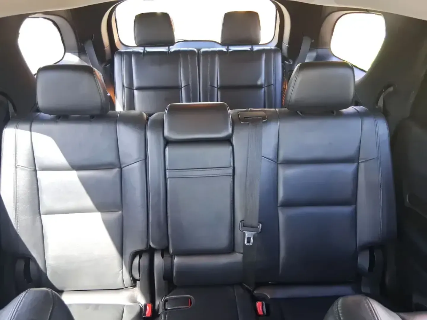 2015 Dodge Durango Limited (1C4RDJDG7FC) with an 3.6L V6 DOHC 24V engine, 8-Speed Automatic transmission, located at 880 E. National Road, Vandalia, OH, 45377, (937) 908-9800, 39.891918, -84.183594 - Pack up the kids, load the cargo, and point the nose toward your next weekend getaway-this 2015 Dodge Durango Limited is built for real life in West Central Ohio. Whether you're shuttling a growing family to practice, commuting up I75, or planning a road trip to Indian Lake, the Durango delivers the - Photo#14
