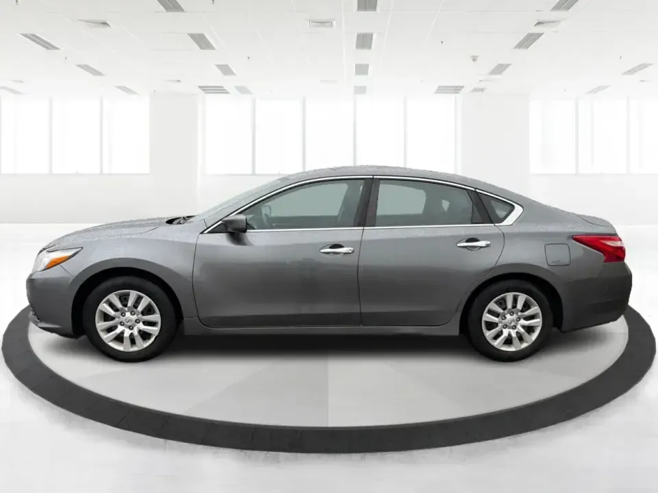 2017 Nissan Altima 2.5 S (1N4AL3AP8HC) with an 2.5L I-4 DOHC engine, CVT transmission, located at 880 E. National Road, Vandalia, OH, 45377, (937) 908-9800, 39.891918, -84.183594 - Need a reliable commuter that's comfortable for I75 runs, quick errands around town, and the occasional weekend getaway to the Dayton Art Institute or Riverscape MetroPark? This 2017 Nissan Altima 2.5 S in Gun Metallic is a smart, practical sedan that fits real life in Vandalia-smooth on longer driv - Photo#5
