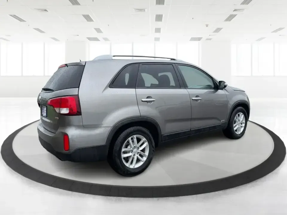 2015 Kia Sorento LX (5XYKTCA61FG) with an 2.4L I-4 gasoline direct injection engine, 6-Speed Automatic transmission, located at 880 E. National Road, Vandalia, OH, 45377, (937) 908-9800, 39.891918, -84.183594 - Need one SUV that can handle school drop-offs, grocery runs, and a weekend escape out toward the metro parks without feeling like a compromise? This 2015 Kia Sorento LX in Titanium Silver is a smart, practical choice for drivers in Vandalia, OH who want everyday comfort, confident traction, and fami - Photo#2