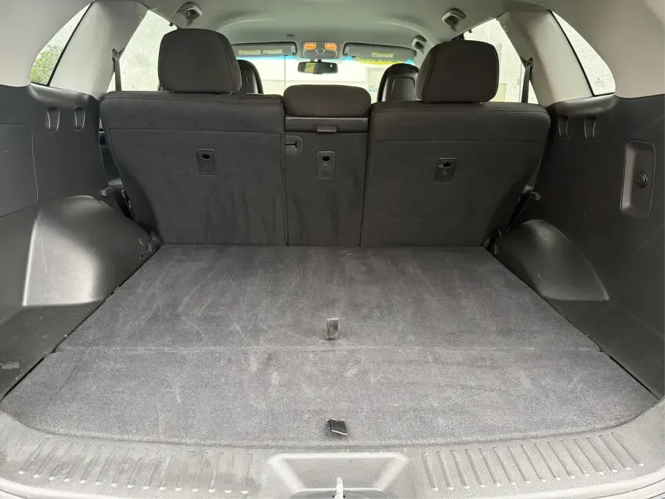 2015 Kia Sorento LX (5XYKTCA61FG) with an 2.4L I-4 gasoline direct injection engine, 6-Speed Automatic transmission, located at 880 E. National Road, Vandalia, OH, 45377, (937) 908-9800, 39.891918, -84.183594 - Need one SUV that can handle school drop-offs, grocery runs, and a weekend escape out toward the metro parks without feeling like a compromise? This 2015 Kia Sorento LX in Titanium Silver is a smart, practical choice for drivers in Vandalia, OH who want everyday comfort, confident traction, and fami - Photo#12