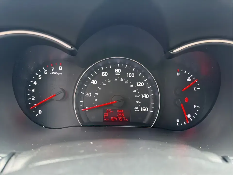 2015 Kia Sorento LX (5XYKTCA61FG) with an 2.4L I-4 gasoline direct injection engine, 6-Speed Automatic transmission, located at 880 E. National Road, Vandalia, OH, 45377, (937) 908-9800, 39.891918, -84.183594 - Need one SUV that can handle school drop-offs, grocery runs, and a weekend escape out toward the metro parks without feeling like a compromise? This 2015 Kia Sorento LX in Titanium Silver is a smart, practical choice for drivers in Vandalia, OH who want everyday comfort, confident traction, and fami - Photo#15