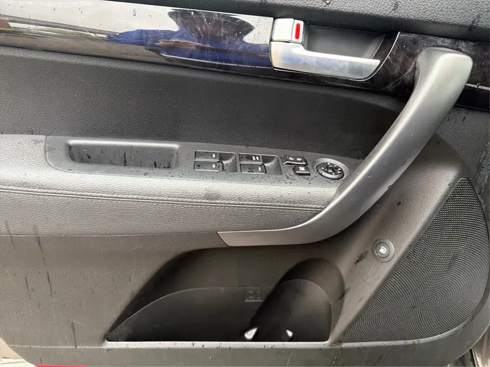2015 Kia Sorento LX (5XYKTCA61FG) with an 2.4L I-4 gasoline direct injection engine, 6-Speed Automatic transmission, located at 880 E. National Road, Vandalia, OH, 45377, (937) 908-9800, 39.891918, -84.183594 - Need one SUV that can handle school drop-offs, grocery runs, and a weekend escape out toward the metro parks without feeling like a compromise? This 2015 Kia Sorento LX in Titanium Silver is a smart, practical choice for drivers in Vandalia, OH who want everyday comfort, confident traction, and fami - Photo#17