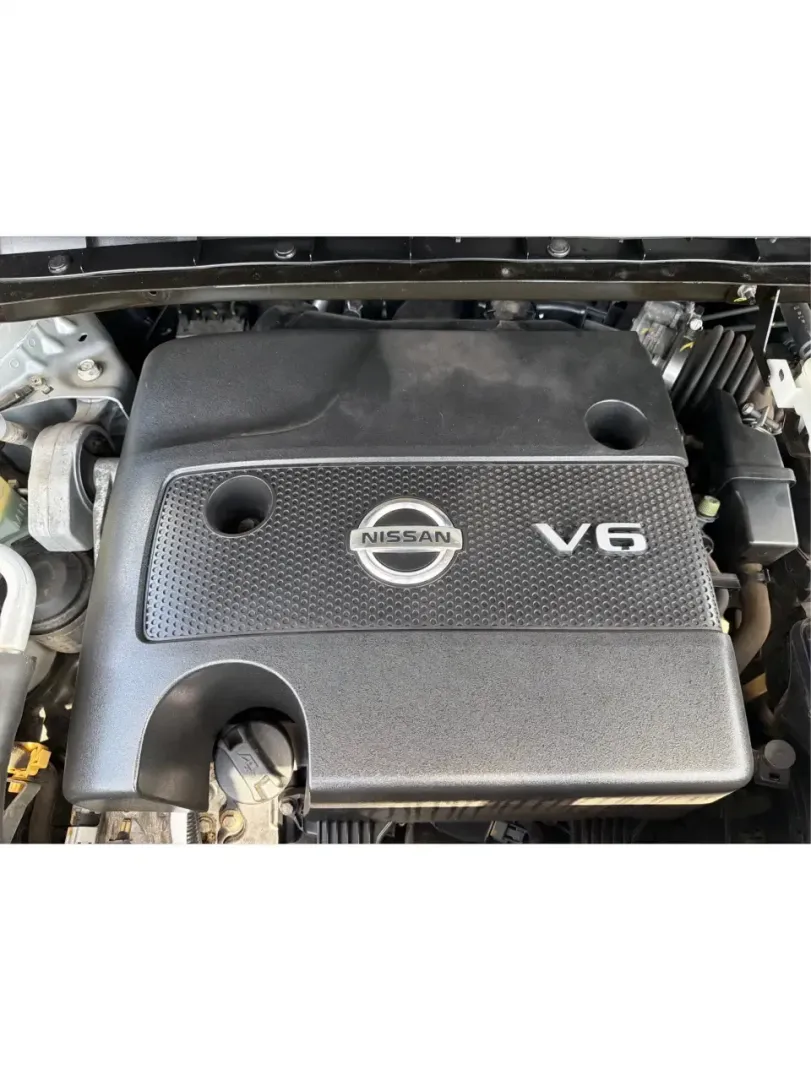 2015 Nissan Murano Platinum (5N1AZ2MHXFN) with an 3.5L V-6 DOHC engine, Continuously Variable Transmission transmission, located at 8750 N County Rd 25A, Piqua, OH, 45356, (937) 908-9800, 40.164391, -84.232513 - Load up the family, point the hood toward a weekend getaway, and enjoy the kind of comfort that makes long drives feel easy-this 2015 Nissan Murano Platinum is built for real life in West Central Ohio, from school drop-offs to road trips up I-75. Finished in Brilliant Silver Metallic and equipped wi - Photo#12