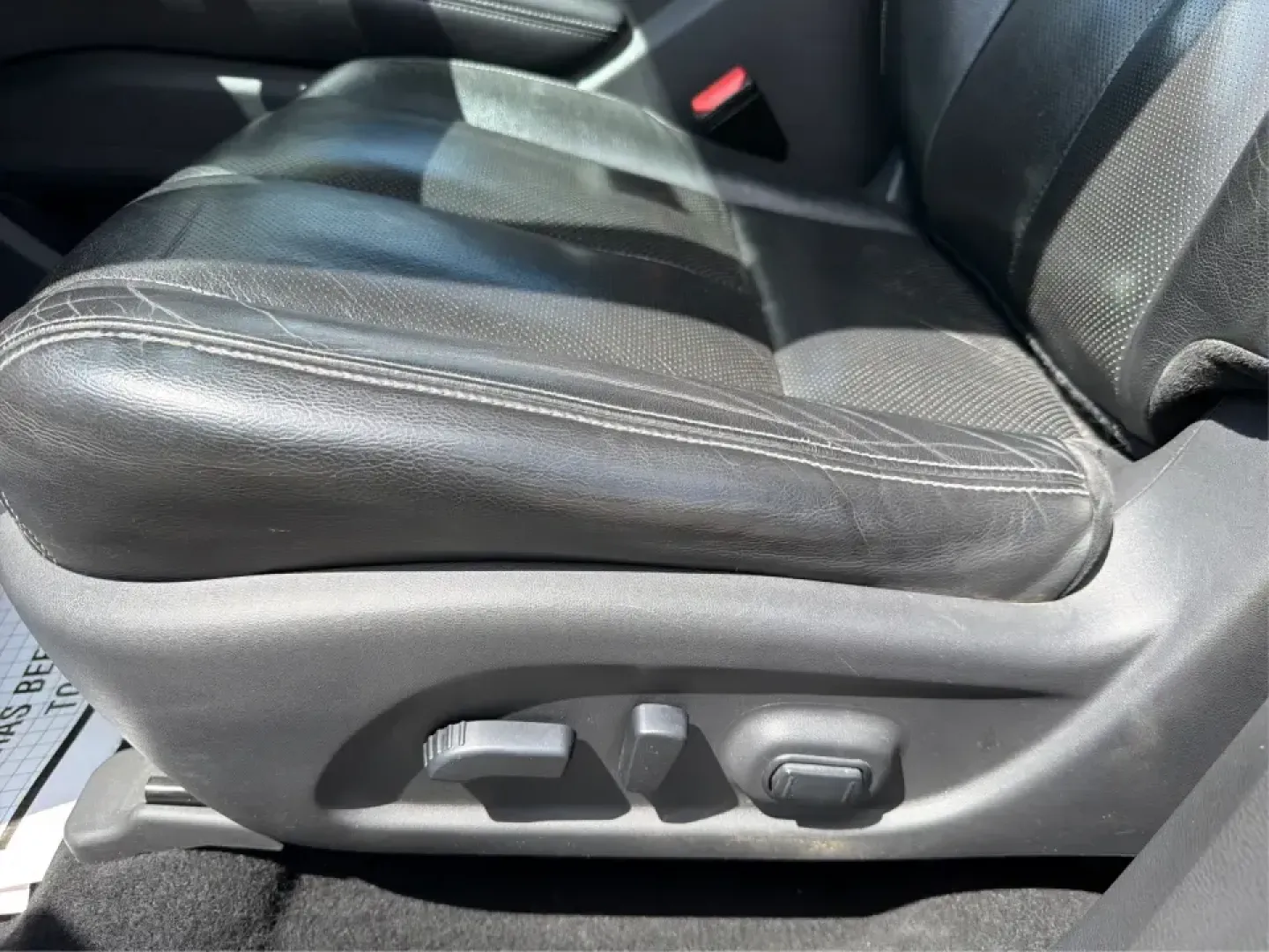 2015 Nissan Murano Platinum (5N1AZ2MHXFN) with an 3.5L V-6 DOHC engine, Continuously Variable Transmission transmission, located at 8750 N County Rd 25A, Piqua, OH, 45356, (937) 908-9800, 40.164391, -84.232513 - Load up the family, point the hood toward a weekend getaway, and enjoy the kind of comfort that makes long drives feel easy-this 2015 Nissan Murano Platinum is built for real life in West Central Ohio, from school drop-offs to road trips up I-75. Finished in Brilliant Silver Metallic and equipped wi - Photo#17