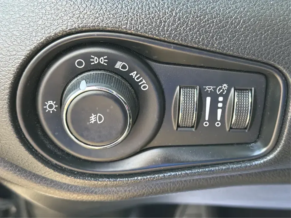 2017 Jeep Renegade Latitude 4x4 (ZACCJBBB7HP) with an 2.4L L4 DOHC 16V engine, 6M transmission, located at 1099 N County Rd 25A , Troy, OH, 45373, (937) 908-9800, 40.057079, -84.212883 - Escape the everyday grind and make your commute, school runs, and weekend getaways feel like a mini adventure in this 2017 Jeep Renegade Latitude 4x4-an ideal crossover for drivers who want confident traction for Ohio weather without giving up easy parking and city-friendly size. Finished in sleek B - Photo#17