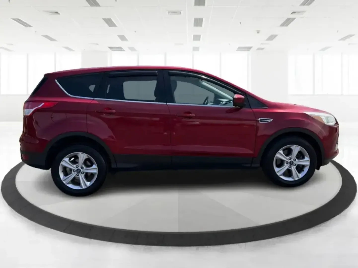 2014 Ford Escape SE (1FMCU9G9XEU) with an 2.0L L4 DOHC 16V engine, 6-Speed Automatic transmission, located at 4508 South Dixie Dr, Moraine, OH, 45439, (937) 908-9800, 39.689976, -84.218452 - Picture your next Ohio weekend: the kids loaded up for a day at Carillon Historical Park, a cooler in back for a picnic at Cox Arboretum, or a quick escape down I75 for a last-minute road trip-without worrying about whether your SUV can handle rain, slush, or a fully packed cargo area. This 2014 For - Photo#1