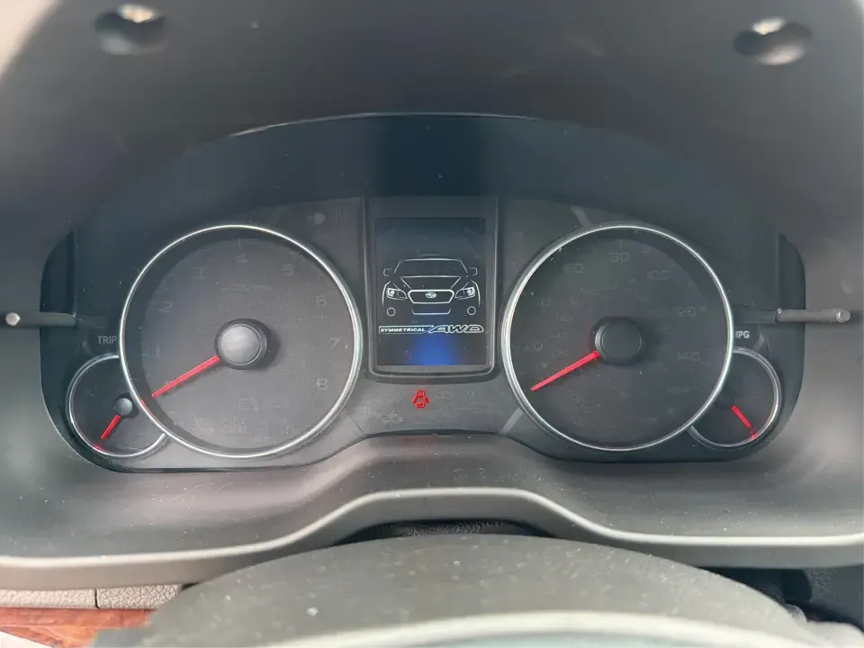 2013 Subaru Legacy 2.5i Limited (4S3BMBP65D3) with an 2.5L H-4 DOHC engine, Continuously Variable Transmission transmission, located at 1184 Kauffman Ave, Fairborn, OH, 45324, (937) 908-9800, 39.807072, -84.030914 - Built for Ohio weather and real-life schedules, this 2013 Subaru Legacy 2.5i Limited is the kind of sedan that fits just about any routine-weekday commutes to Wright-Patterson AFB, school drop-offs and grocery runs, or an easy road trip up I70 when you want to get out of town. Finished in Graphite G - Photo#15