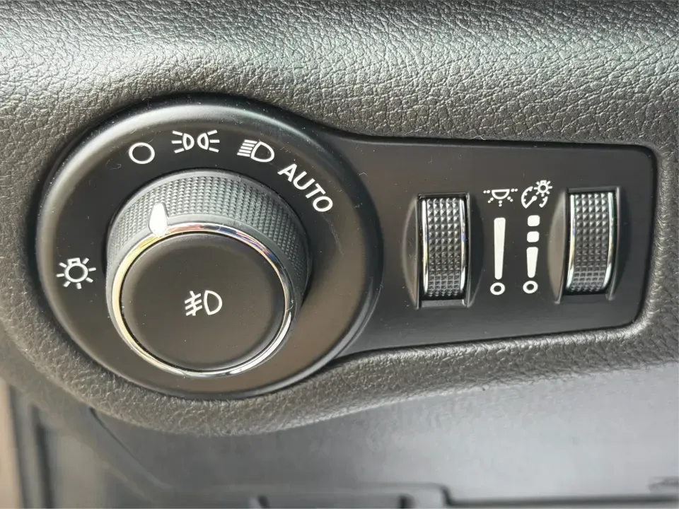 2015 Chrysler 200 S (1C3CCCBG7FN) with an 3.6L V6 DOHC 24V FFV engine, 9-Speed Automatic transmission, located at 8750 N County Rd 25A, Piqua, OH, 45356, (937) 908-9800, 40.164391, -84.232513 - Need a smart, comfortable sedan for the weekday commute up I-75, quick errands around Piqua, and the occasional road trip to Dayton or Troy? This 2015 Chrysler 200 S delivers the kind of smooth V6 power, upscale comfort, and everyday practicality that fits real life-whether you're a busy parent shut - Photo#17