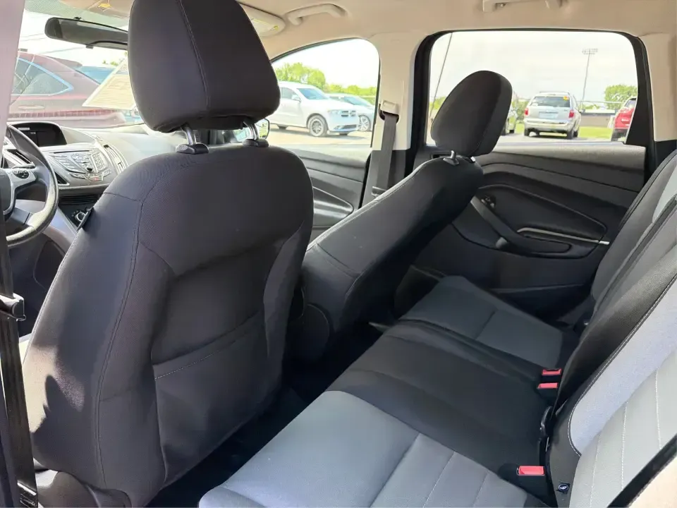 2016 Ford Escape SE (1FMCU0G77GU) with an 2.5L L4 DOHC 16V engine, 6-Speed Automatic transmission, located at 4508 South Dixie Dr, Moraine, OH, 45439, (937) 908-9800, 39.689976, -84.218452 - Whether you're commuting up and down South Dixie Drive, running errands between Moraine and Dayton, or packing up for a weekend getaway, this 2016 Ford Escape SE is the kind of practical SUV that fits real life. It's easy to park, comfortable for daily driving, and versatile enough for everything fr - Photo#10