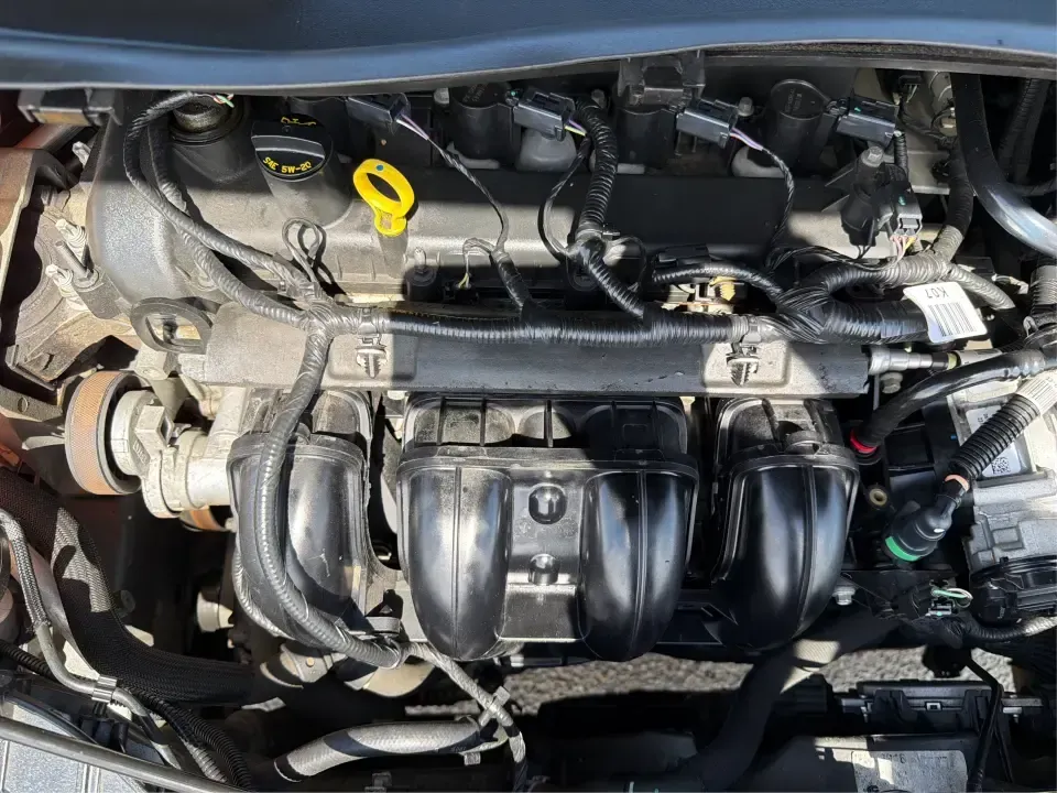 2016 Ford Escape SE (1FMCU0G77GU) with an 2.5L L4 DOHC 16V engine, 6-Speed Automatic transmission, located at 4508 South Dixie Dr, Moraine, OH, 45439, (937) 908-9800, 39.689976, -84.218452 - Whether you're commuting up and down South Dixie Drive, running errands between Moraine and Dayton, or packing up for a weekend getaway, this 2016 Ford Escape SE is the kind of practical SUV that fits real life. It's easy to park, comfortable for daily driving, and versatile enough for everything fr - Photo#11