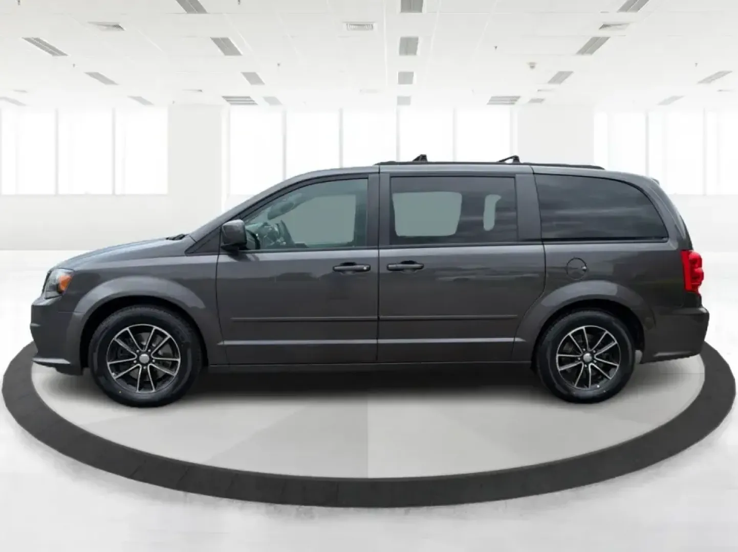 2017 Dodge Grand Caravan GT (2C4RDGEGXHR) with an Pentastar 3.6L V-6 DOHC engine, 6A transmission, located at 4508 South Dixie Dr, Moraine, OH, 45439, (937) 908-9800, 39.689976, -84.218452 - Picture the next family road trip, school drop-off line, or weekend tournament run-everyone comfortable, gear loaded, and the drive feeling easy. This 2017 Dodge Grand Caravan GT is built for real life in West Central Ohio, giving growing families and busy commuters the space, flexibility, and every - Photo#5