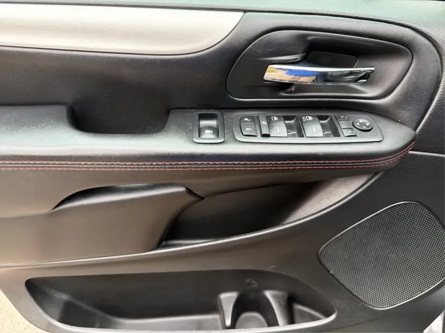 2017 Dodge Grand Caravan GT (2C4RDGEGXHR) with an Pentastar 3.6L V-6 DOHC engine, 6A transmission, located at 4508 South Dixie Dr, Moraine, OH, 45439, (937) 908-9800, 39.689976, -84.218452 - Picture the next family road trip, school drop-off line, or weekend tournament run-everyone comfortable, gear loaded, and the drive feeling easy. This 2017 Dodge Grand Caravan GT is built for real life in West Central Ohio, giving growing families and busy commuters the space, flexibility, and every - Photo#19