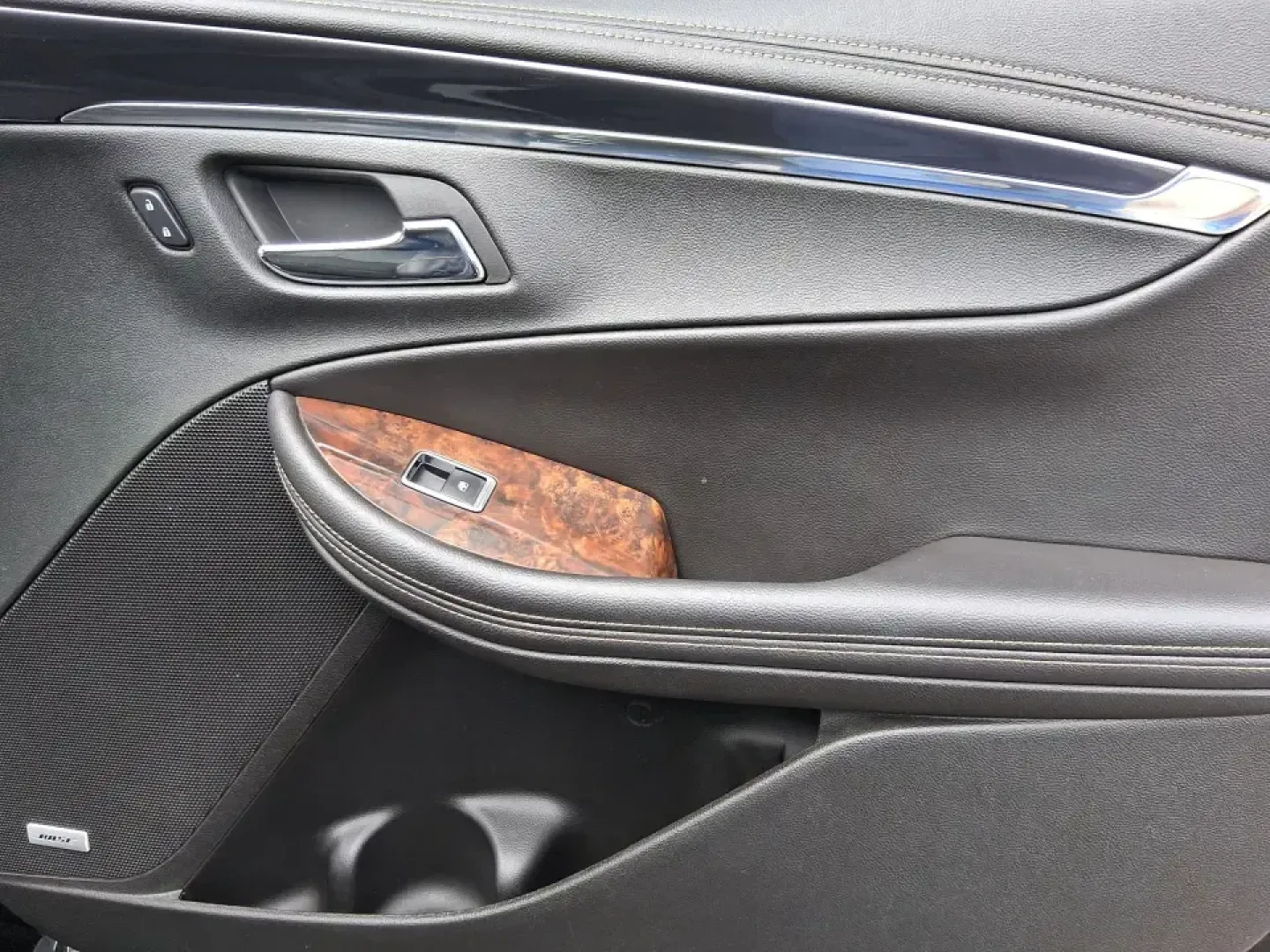 2014 Chevrolet Impala 2LT (1G1125S3XEU) with an 3.6L V-6 gasoline direct injection engine, 6-Speed Automatic transmission, located at 401 Woodman Dr, Riverside, OH, 45431, (937) 908-9800, 39.760899, -84.123421 - Need a comfortable, confidence-inspiring sedan for daily commutes between Piqua and Dayton, school drop-offs, and weekend road trips up I75? This 2014 Chevrolet Impala 2LT delivers the kind of quiet ride, strong V6 power, and upscale features that make every mile feel easier-whether you're cruising - Photo#19