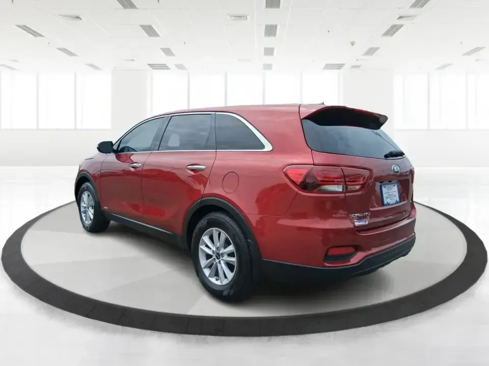 2019 Kia Sorento 2.4L LX (5XYPGDA32KG) with an 2.4L I-4 gasoline direct injection engine, 6A transmission, located at 1184 Kauffman Ave, Fairborn, OH, 45324, (937) 908-9800, 39.807072, -84.030914 - Pack up the kids, load the cooler, and head out for a weekend at John Bryan State Park or a day trip to the National Museum of the U.S. Air Force-this 2019 Kia Sorento LX is the kind of SUV that fits real life in Fairborn. With three-row flexibility, confident capability, and everyday comfort, it's - Photo#4