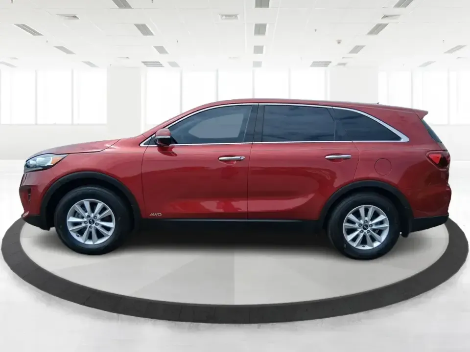 2019 Kia Sorento 2.4L LX (5XYPGDA32KG) with an 2.4L I-4 gasoline direct injection engine, 6A transmission, located at 1184 Kauffman Ave, Fairborn, OH, 45324, (937) 908-9800, 39.807072, -84.030914 - Pack up the kids, load the cooler, and head out for a weekend at John Bryan State Park or a day trip to the National Museum of the U.S. Air Force-this 2019 Kia Sorento LX is the kind of SUV that fits real life in Fairborn. With three-row flexibility, confident capability, and everyday comfort, it's - Photo#5