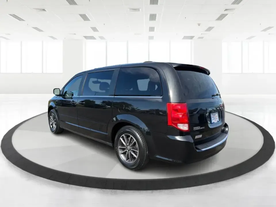 2017 Dodge Grand Caravan SXT (2C4RDGCG6HR) with an Pentastar 3.6L V-6 DOHC engine, 6A transmission, located at 1230 East Main St, Xenia, OH, 45385, (937) 908-9800, 39.688026, -83.910172 - Make school drop-offs, grocery runs, and weekend road trips feel easy again in a family-ready van that's built to haul people, gear, and memories. This 2017 Dodge Grand Caravan SXT in Black Onyx Crystal Pearlcoat is a smart pick for growing families, busy commuters who need space, and budget-conscio - Photo#4