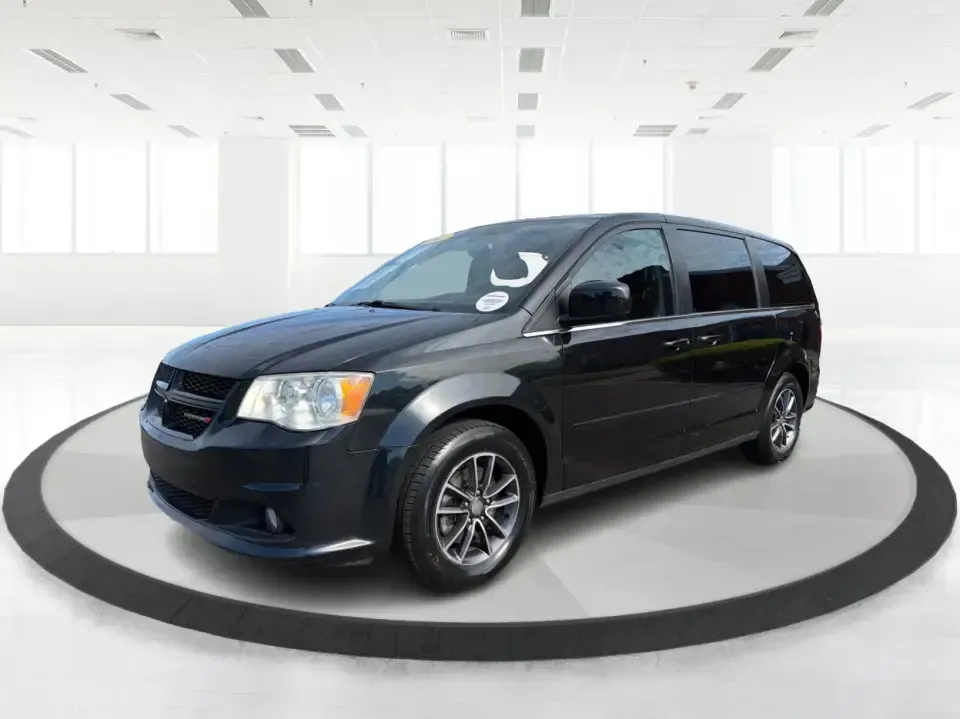 2017 Dodge Grand Caravan SXT (2C4RDGCG6HR) with an Pentastar 3.6L V-6 DOHC engine, 6A transmission, located at 1230 East Main St, Xenia, OH, 45385, (937) 908-9800, 39.688026, -83.910172 - Make school drop-offs, grocery runs, and weekend road trips feel easy again in a family-ready van that's built to haul people, gear, and memories. This 2017 Dodge Grand Caravan SXT in Black Onyx Crystal Pearlcoat is a smart pick for growing families, busy commuters who need space, and budget-conscio - Photo#8