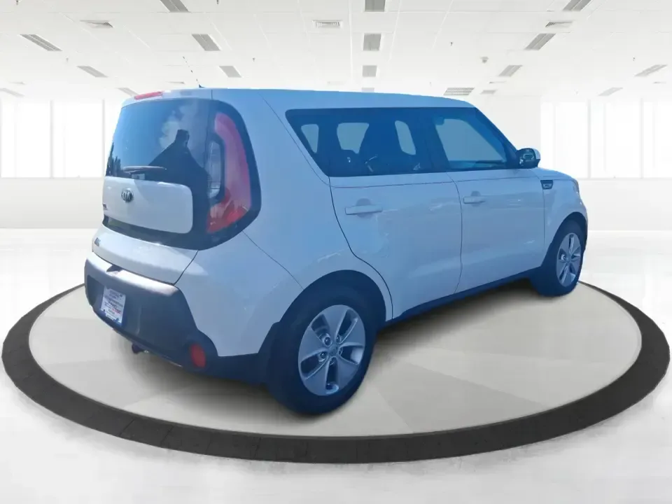 2015 Kia Soul Base (KNDJN2A28F7) with an 1.6L L4 DOHC 16V engine, located at 1099 N County Rd 25A , Troy, OH, 45373, (937) 908-9800, 40.057079, -84.212883 - Whether you're commuting down I-75, running errands between Troy neighborhoods, or packing up for a weekend escape to Charleston Falls Preserve, this 2015 Kia Soul is the kind of practical, personality-packed ride that fits real life. With its easy-to-park wagon shape, versatile cargo space, and fue - Photo#2