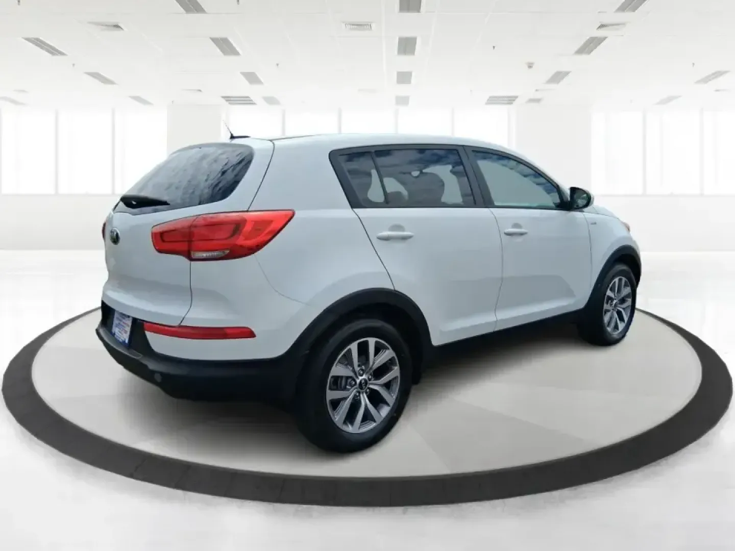 2015 Kia Sportage LX (KNDPBCAC2F7) with an 2.4L V6 DOHC 24V engine, 6-Speed Automatic transmission, located at 1184 Kauffman Ave, Fairborn, OH, 45324, (937) 908-9800, 39.807072, -84.030914 - Ready for weekend getaways at Caesar Creek, snowy commutes up I675, or everyday school-and-grocery runs around Fairborn and Beavercreek, this 2015 Kia Sportage LX is the kind of practical crossover that fits real life. With confident AWD/4WD capability, a comfortable cabin, and versatile cargo space - Photo#2