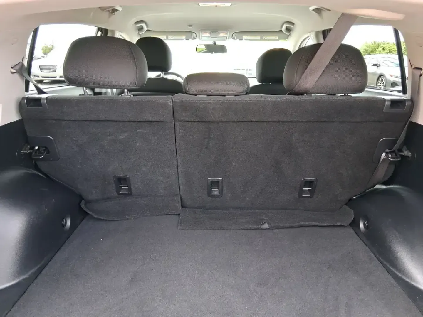 2015 Kia Sportage LX (KNDPBCAC2F7) with an 2.4L V6 DOHC 24V engine, 6-Speed Automatic transmission, located at 1184 Kauffman Ave, Fairborn, OH, 45324, (937) 908-9800, 39.807072, -84.030914 - Ready for weekend getaways at Caesar Creek, snowy commutes up I675, or everyday school-and-grocery runs around Fairborn and Beavercreek, this 2015 Kia Sportage LX is the kind of practical crossover that fits real life. With confident AWD/4WD capability, a comfortable cabin, and versatile cargo space - Photo#12