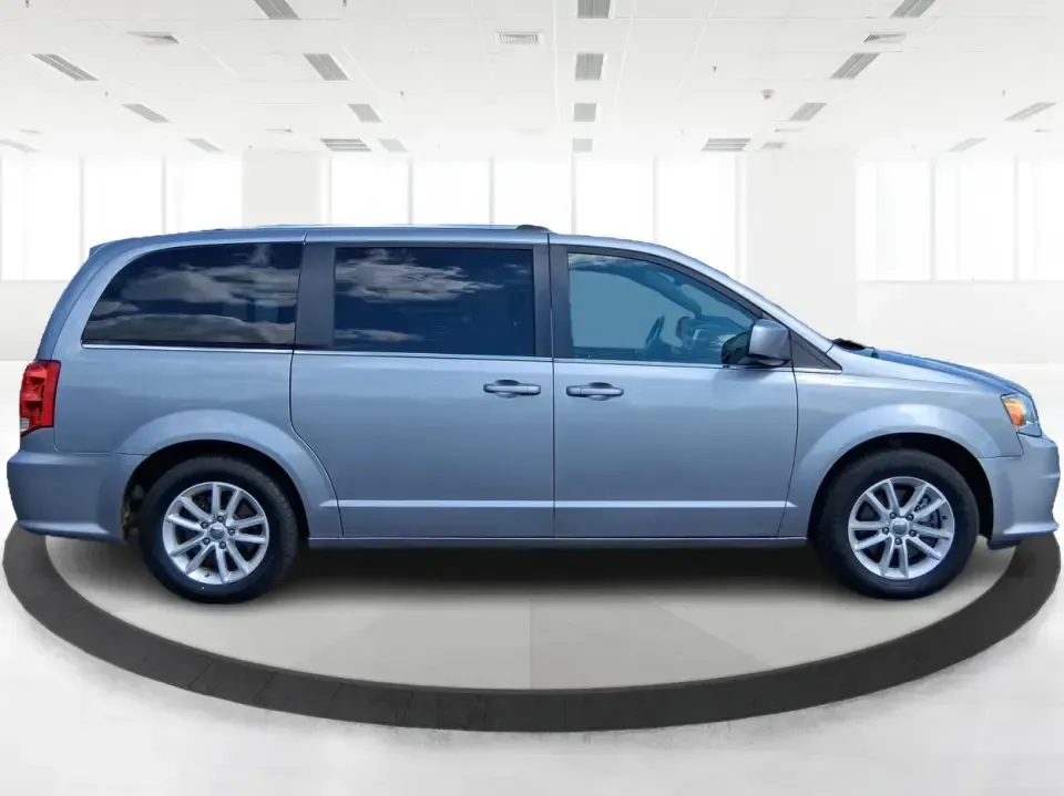 2018 Dodge Grand Caravan SXT (2C4RDGCG5JR) with an Pentastar 3.6L V-6 DOHC engine, 6A transmission, located at 8750 N County Rd 25A, Piqua, OH, 45356, (937) 908-9800, 40.164391, -84.232513 - Road-trip weekends to Indian Lake, daily school drop-offs, and stress-free grocery runs-all get easier when you have a van built for real life. This 2018 Dodge Grand Caravan SXT in Billet Clearcoat is a smart pick for growing families, busy commuters traveling up and down I75, and budget-conscious b - Photo#1