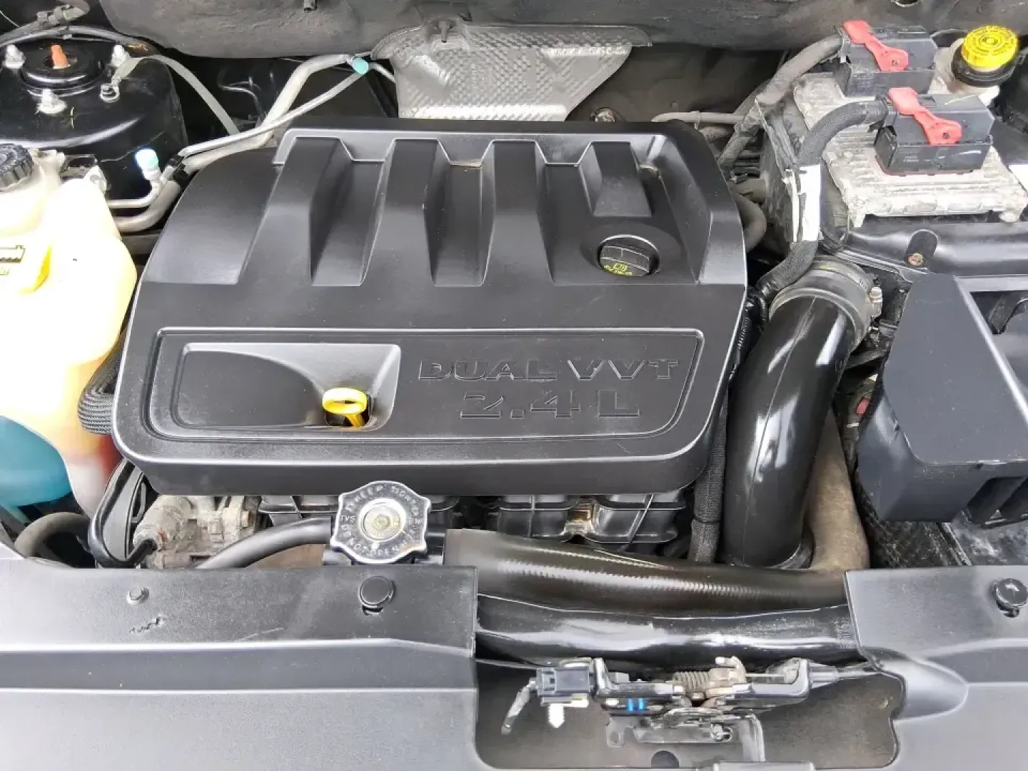 2017 Jeep Compass Latitude FWD (1C4NJCEBXHD) with an 2.4L L4 DOHC 16V engine, CVT transmission, located at 1951 S Dayton Lakeview Rd., New Carlisle, OH, 45344, (937) 908-9800, 39.890999, -84.050255 - Make your weekdays smoother and your weekends more spontaneous in this stylish, road-ready SUV-perfect for commuters heading toward Dayton, families running errands around Clark County, and anyone who wants a comfortable ride for quick getaways to Buck Creek State Park or a day trip through Springfi- Photo#11