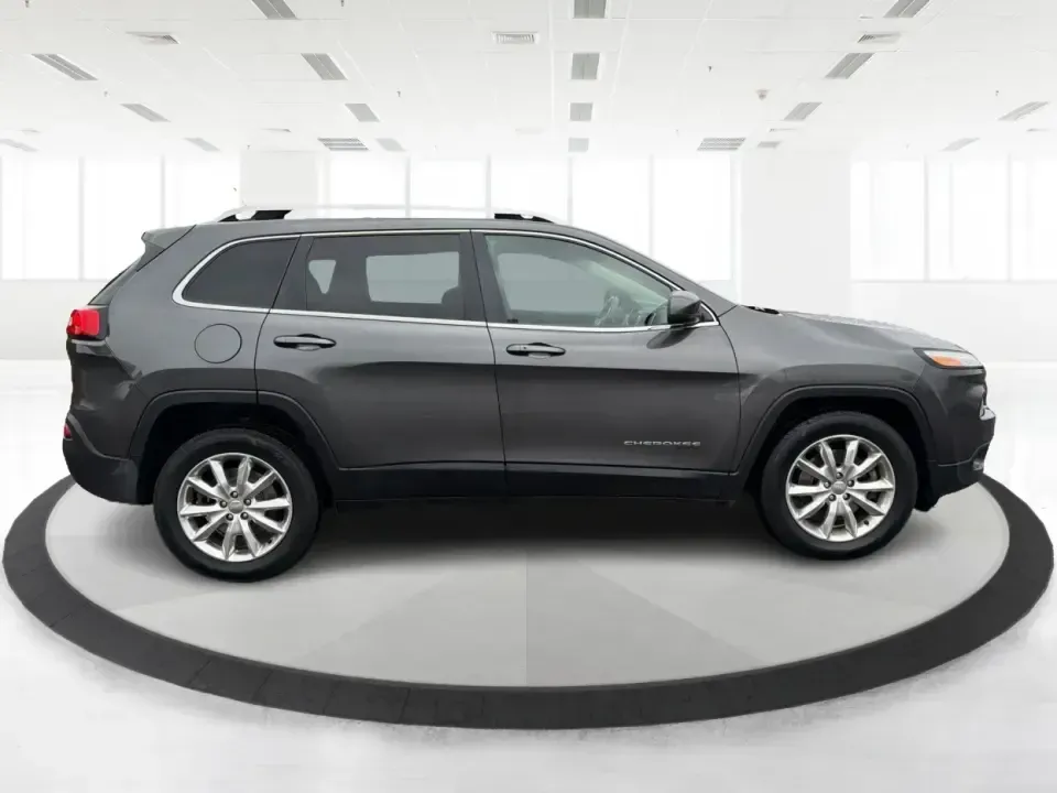 2015 Jeep Cherokee Limited (1C4PJMDS6FW) with an 3.2L V6 DOHC 24V engine, 9-Speed Automatic transmission, located at 401 Woodman Dr, Riverside, OH, 45431, (937) 908-9800, 39.760899, -84.123421 - Weekend escapes to John Bryan State Park, daily commutes down I70, or school-and-sports runs around Riverside-this 2015 Jeep Cherokee Limited is built for the kind of life that doesn't stay parked. With SUV comfort, confident capability, and upscale features, it's a smart fit for drivers who want on - Photo#1