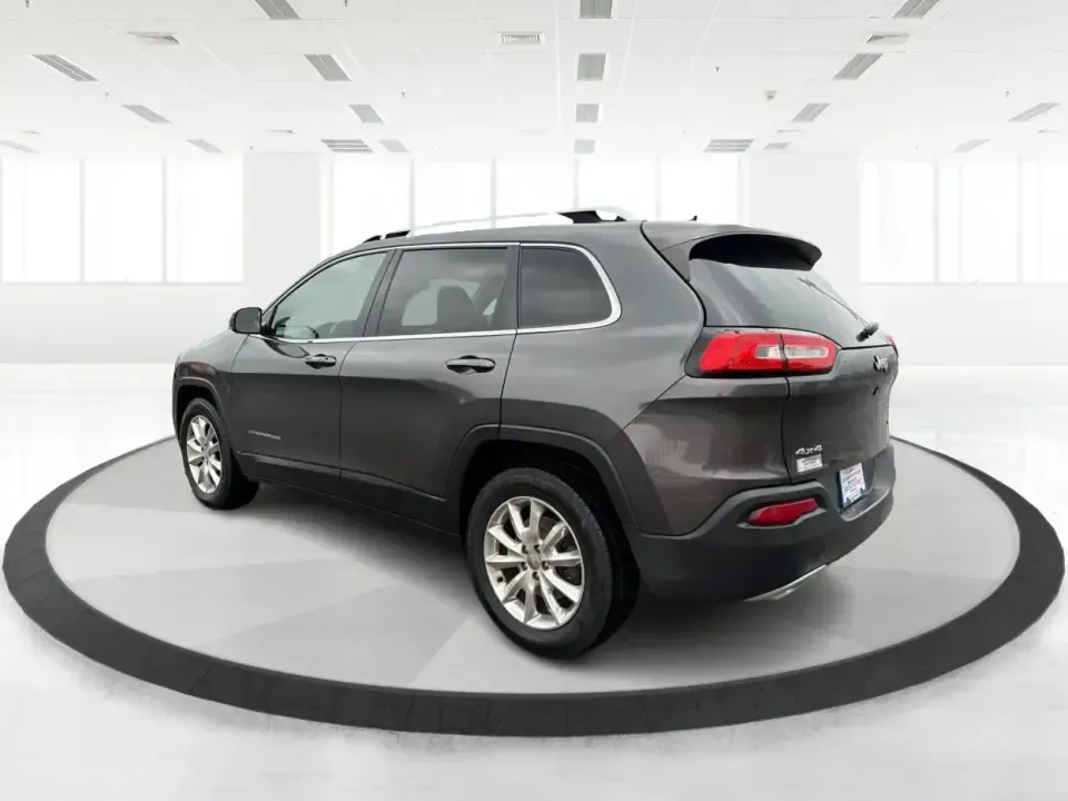 2015 Jeep Cherokee Limited (1C4PJMDS6FW) with an 3.2L V6 DOHC 24V engine, 9-Speed Automatic transmission, located at 401 Woodman Dr, Riverside, OH, 45431, (937) 908-9800, 39.760899, -84.123421 - Weekend escapes to John Bryan State Park, daily commutes down I70, or school-and-sports runs around Riverside-this 2015 Jeep Cherokee Limited is built for the kind of life that doesn't stay parked. With SUV comfort, confident capability, and upscale features, it's a smart fit for drivers who want on - Photo#4