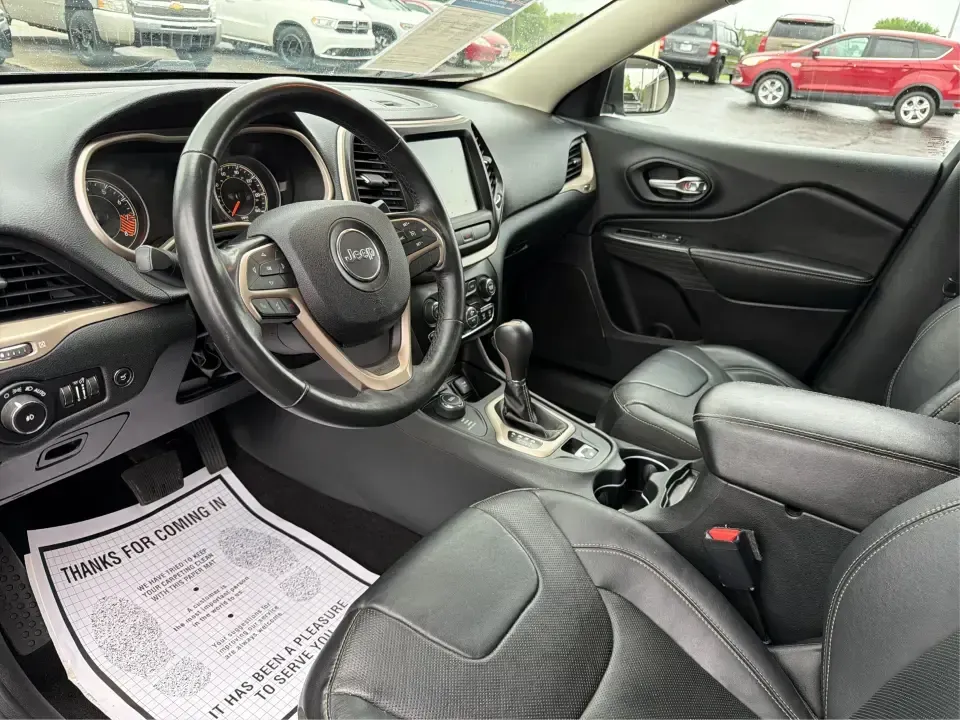 2015 Jeep Cherokee Limited (1C4PJMDS6FW) with an 3.2L V6 DOHC 24V engine, 9-Speed Automatic transmission, located at 401 Woodman Dr, Riverside, OH, 45431, (937) 908-9800, 39.760899, -84.123421 - Weekend escapes to John Bryan State Park, daily commutes down I70, or school-and-sports runs around Riverside-this 2015 Jeep Cherokee Limited is built for the kind of life that doesn't stay parked. With SUV comfort, confident capability, and upscale features, it's a smart fit for drivers who want on - Photo#9
