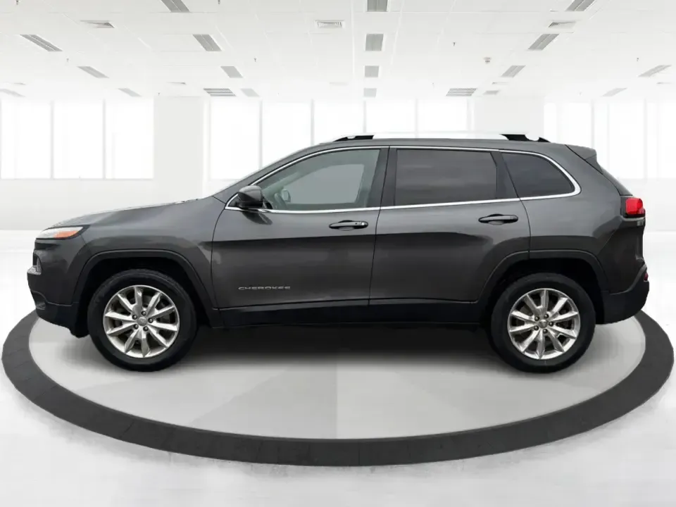 2015 Jeep Cherokee Limited (1C4PJMDS6FW) with an 3.2L V6 DOHC 24V engine, 9-Speed Automatic transmission, located at 4508 South Dixie Dr, Moraine, OH, 45439, (937) 908-9800, 39.689976, -84.218452 - Weekend escapes to John Bryan State Park, daily commutes down I70, or school-and-sports runs around Riverside-this 2015 Jeep Cherokee Limited is built for the kind of life that doesn't stay parked. With SUV comfort, confident capability, and upscale features, it's a smart fit for drivers who want on - Photo#5