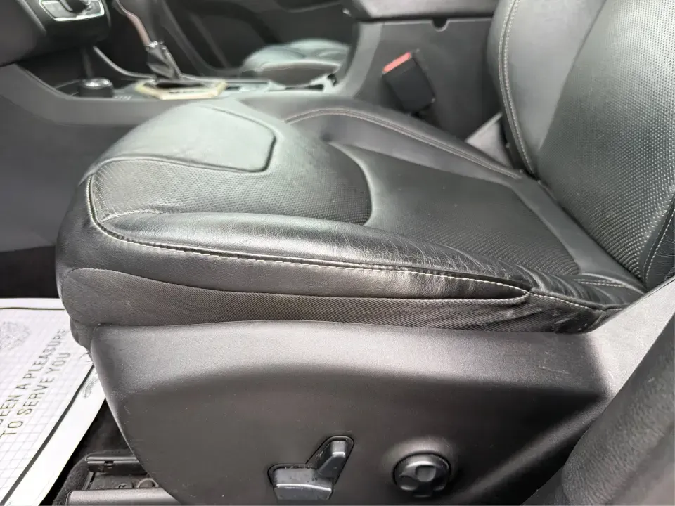 2015 Jeep Cherokee Limited (1C4PJMDS6FW) with an 3.2L V6 DOHC 24V engine, 9-Speed Automatic transmission, located at 4508 South Dixie Dr, Moraine, OH, 45439, (937) 908-9800, 39.689976, -84.218452 - Weekend escapes to John Bryan State Park, daily commutes down I70, or school-and-sports runs around Riverside-this 2015 Jeep Cherokee Limited is built for the kind of life that doesn't stay parked. With SUV comfort, confident capability, and upscale features, it's a smart fit for drivers who want on - Photo#18