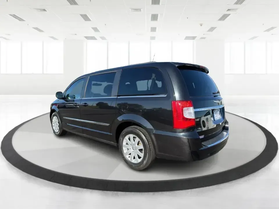 2013 Chrysler Town and Country Touring (2C4RC1BG8DR) with an Pentastar 3.6L V-6 DOHC engine, 6-Speed Automatic transmission, located at 8750 N County Rd 25A, Piqua, OH, 45356, (937) 908-9800, 40.164391, -84.232513 - Road-trip weekends, school drop-offs, and big-box store runs feel a lot easier when you've got a minivan that's built for real life. This 2013 Chrysler Town and Country Touring in Brilliant Black Crystal Pearlcoat is a smart pick for growing families, busy commuters, and budget-conscious buyers wh - Photo#4
