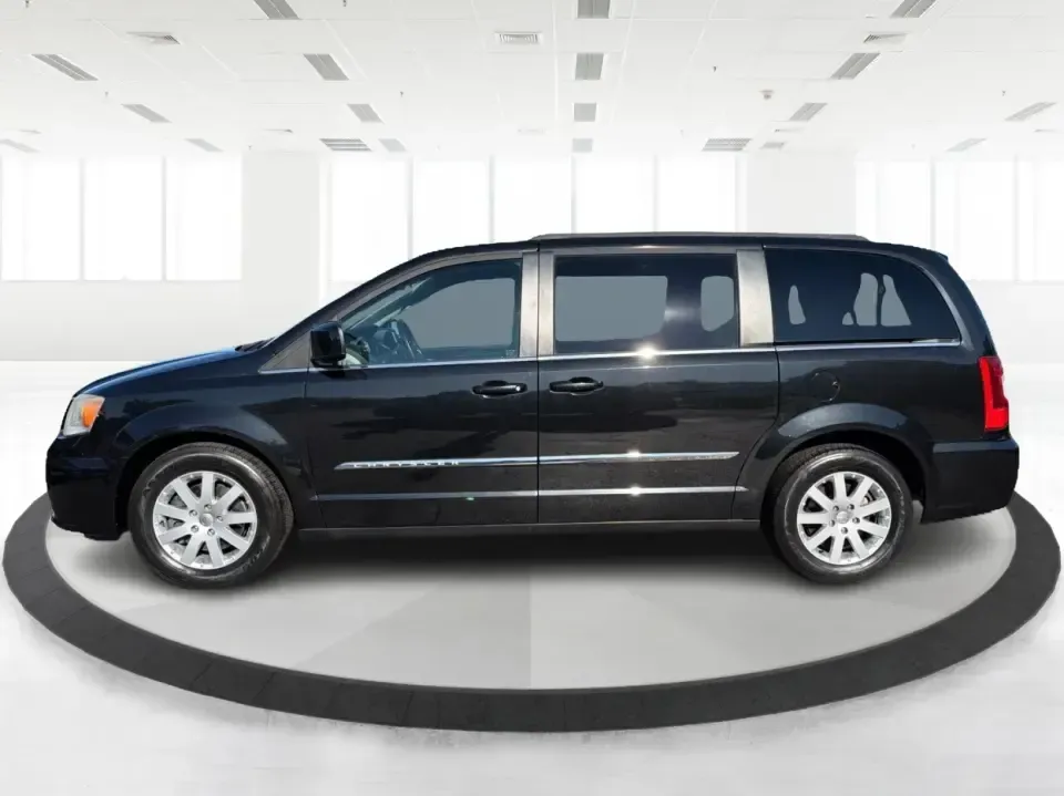 2013 Chrysler Town and Country Touring (2C4RC1BG8DR) with an Pentastar 3.6L V-6 DOHC engine, 6-Speed Automatic transmission, located at 8750 N County Rd 25A, Piqua, OH, 45356, (937) 908-9800, 40.164391, -84.232513 - Road-trip weekends, school drop-offs, and big-box store runs feel a lot easier when you've got a minivan that's built for real life. This 2013 Chrysler Town and Country Touring in Brilliant Black Crystal Pearlcoat is a smart pick for growing families, busy commuters, and budget-conscious buyers wh - Photo#5