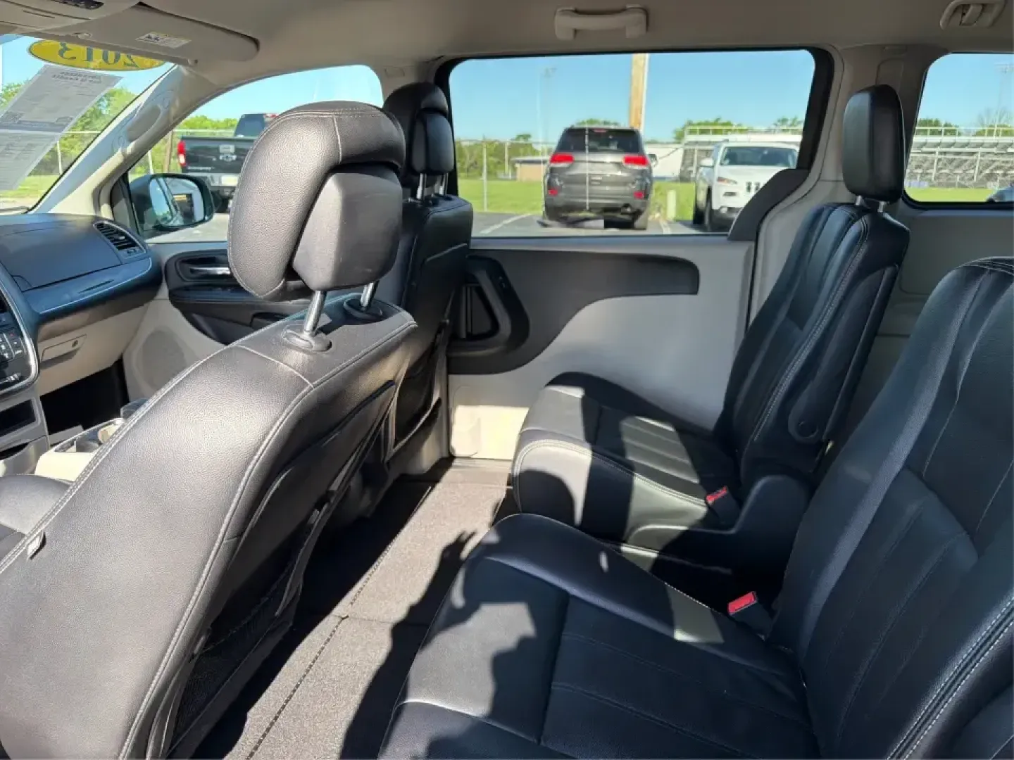 2013 Chrysler Town and Country Touring (2C4RC1BG8DR) with an Pentastar 3.6L V-6 DOHC engine, 6-Speed Automatic transmission, located at 8750 N County Rd 25A, Piqua, OH, 45356, (937) 908-9800, 40.164391, -84.232513 - Road-trip weekends, school drop-offs, and big-box store runs feel a lot easier when you've got a minivan that's built for real life. This 2013 Chrysler Town and Country Touring in Brilliant Black Crystal Pearlcoat is a smart pick for growing families, busy commuters, and budget-conscious buyers wh- Photo#10
