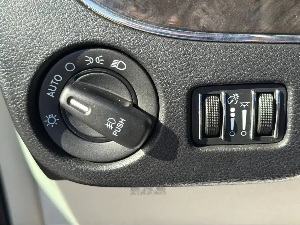 2013 Chrysler Town and Country Touring (2C4RC1BG8DR) with an Pentastar 3.6L V-6 DOHC engine, 6-Speed Automatic transmission, located at 8750 N County Rd 25A, Piqua, OH, 45356, (937) 908-9800, 40.164391, -84.232513 - Road-trip weekends, school drop-offs, and big-box store runs feel a lot easier when you've got a minivan that's built for real life. This 2013 Chrysler Town and Country Touring in Brilliant Black Crystal Pearlcoat is a smart pick for growing families, busy commuters, and budget-conscious buyers wh - Photo#17