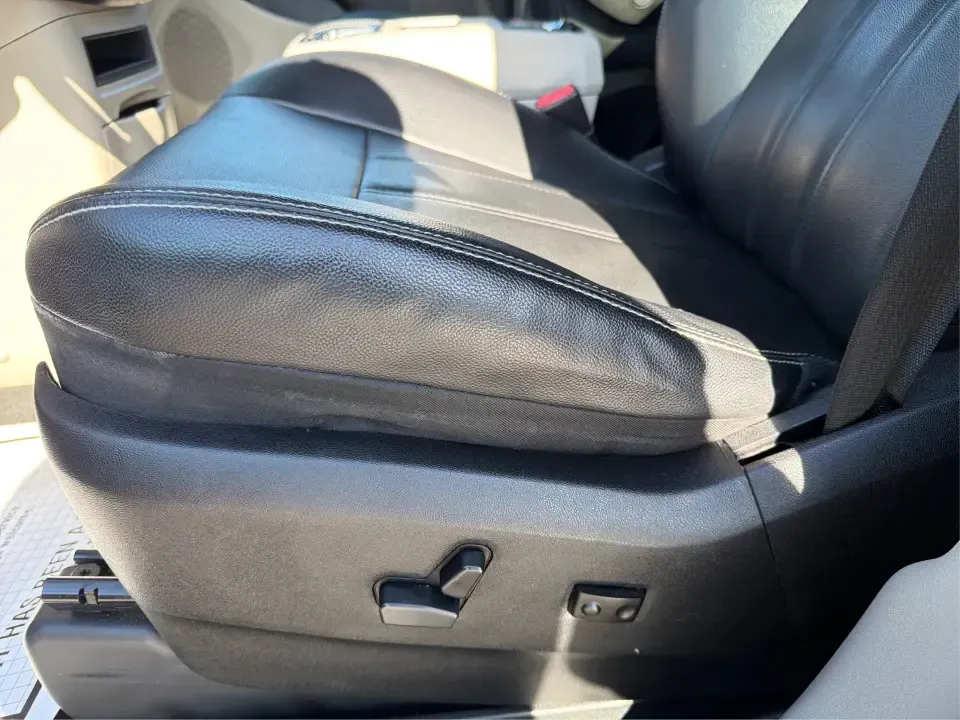 2013 Chrysler Town and Country Touring (2C4RC1BG8DR) with an Pentastar 3.6L V-6 DOHC engine, 6-Speed Automatic transmission, located at 8750 N County Rd 25A, Piqua, OH, 45356, (937) 908-9800, 40.164391, -84.232513 - Road-trip weekends, school drop-offs, and big-box store runs feel a lot easier when you've got a minivan that's built for real life. This 2013 Chrysler Town and Country Touring in Brilliant Black Crystal Pearlcoat is a smart pick for growing families, busy commuters, and budget-conscious buyers wh - Photo#18